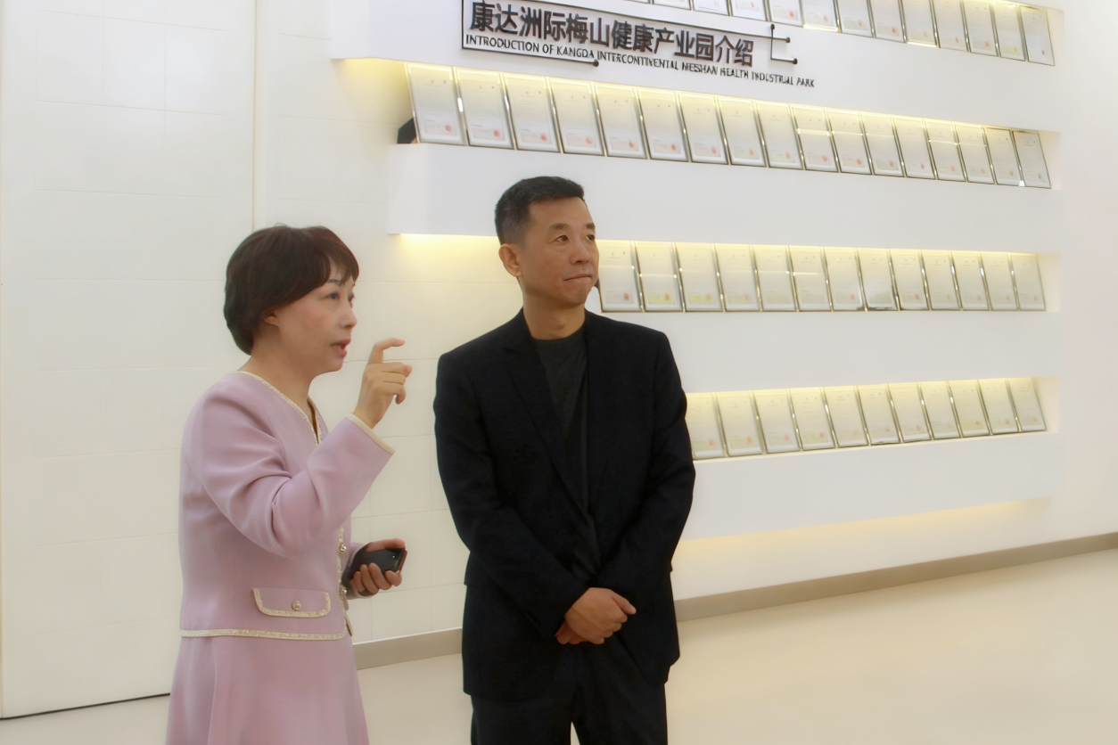 修改圖片中男人的眼睛副本