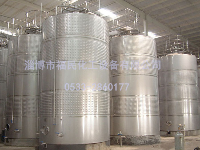 不銹鋼儲(chǔ)罐貯存罐使用注意事項(xiàng)